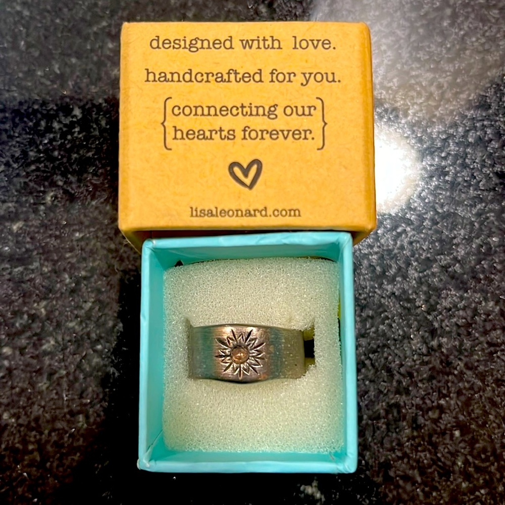 Lisa Leonard sunburst ring with box